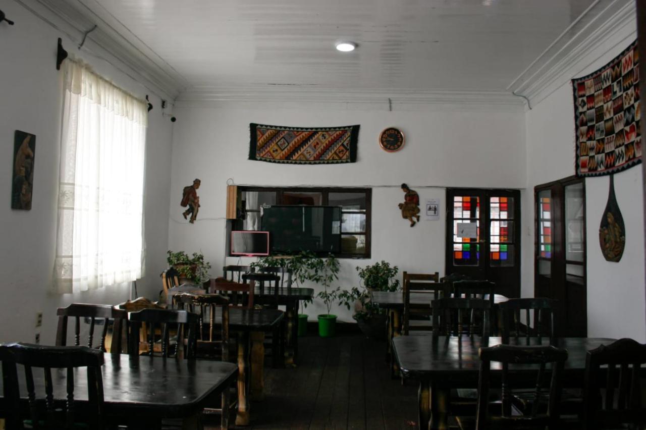 Rummy Hostal Уюні Екстер'єр фото